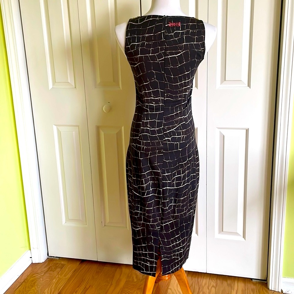 SALE💥VDP Collection Floral Stretchy Dress 6/42 - Picture 5 of 9